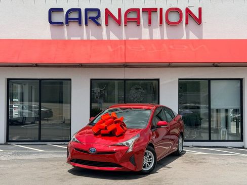 Used 2017 Toyota Prius Two w/ Carpet Mat Package FWD image 2