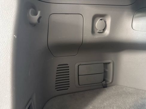 Used 2013 Toyota Highlander SE AWD/4WD image 23