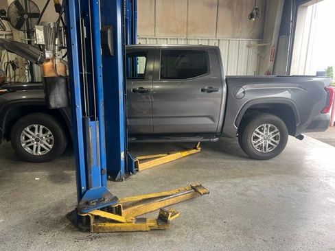 Used 2024 Toyota Tundra SR5 w/ SR5 Convenience Package AWD/4WD image 1