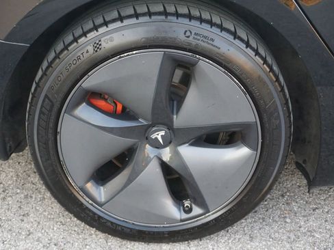 Used 2018 Tesla Model 3 Long Range image 12