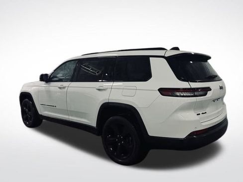 Used 2023 Jeep Grand Cherokee L Limited w/ Luxury Tech Group II image 9