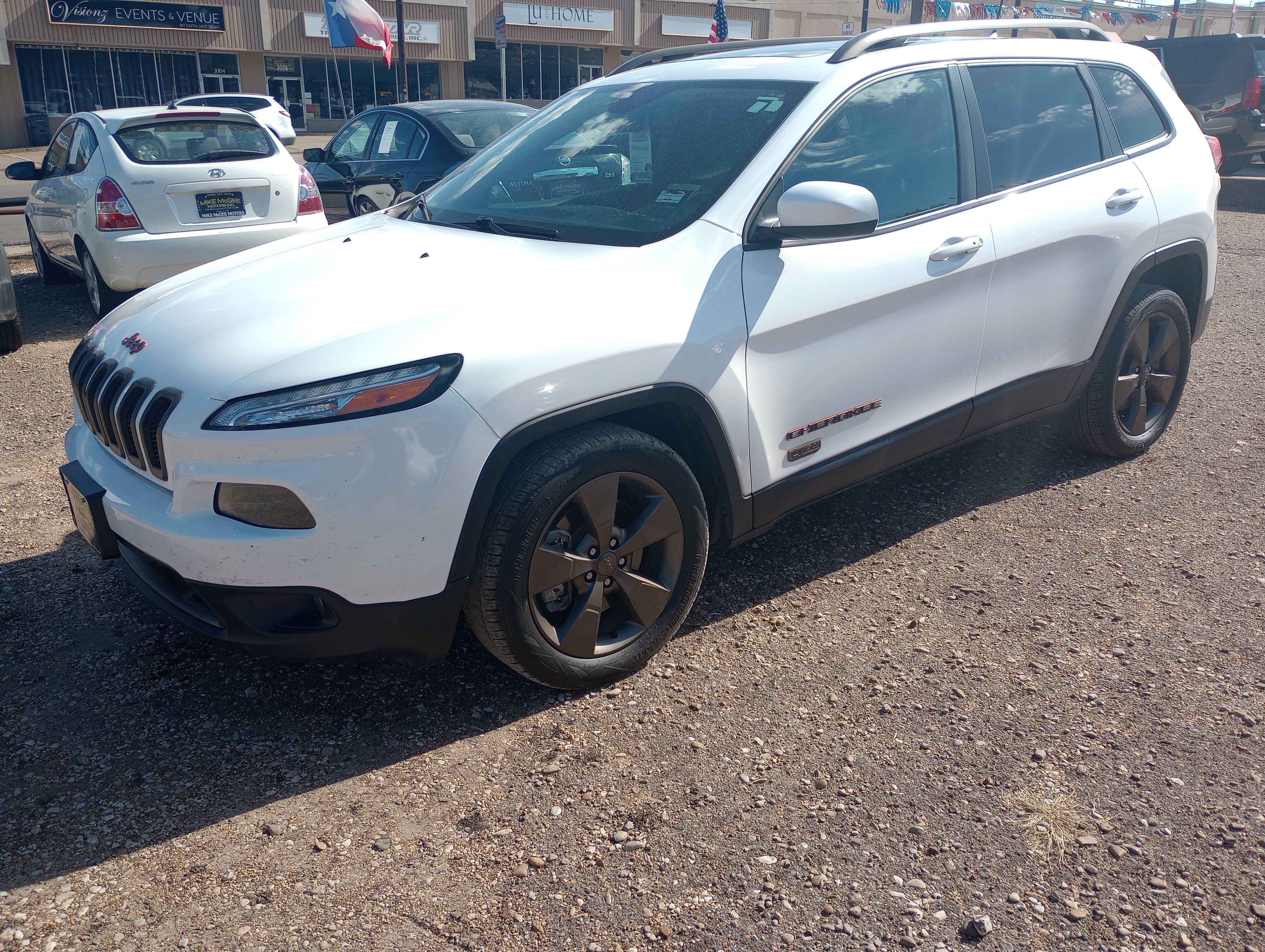 Used 2016 Jeep Cherokee 75th Anniversary FWD image 3