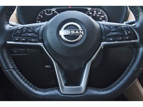 Used 2024 Nissan Sentra SV w/ SV Premium Package image 17