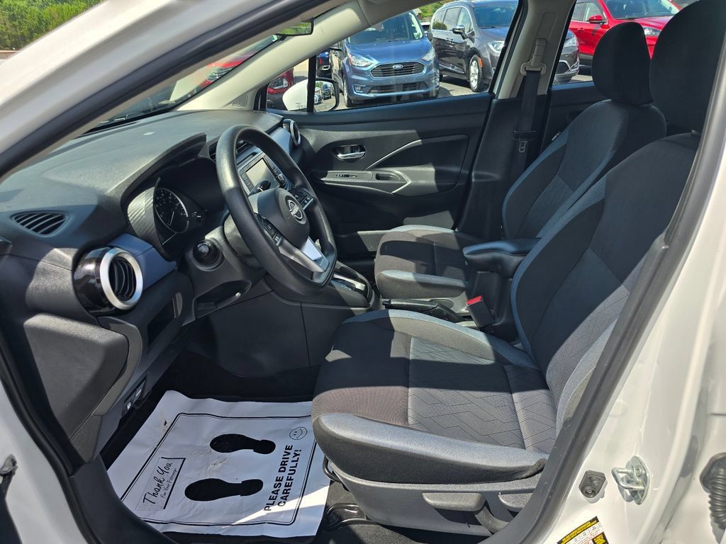 Used 2023 Nissan Versa SV FWD image 8