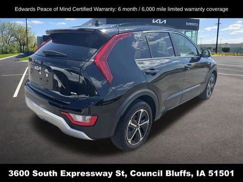 Used 2023 Kia Niro EX FWD image 3