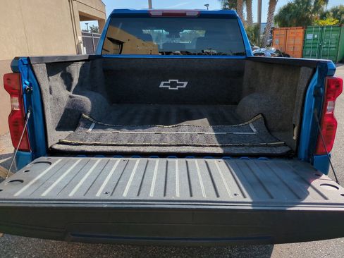 Used 2022 Chevrolet Silverado 1500 Custom image 12