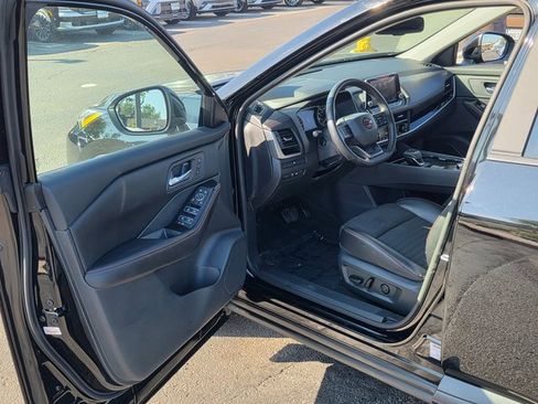 Used 2025 Nissan Rogue SV w/ Rock Creek Premium Package image 41