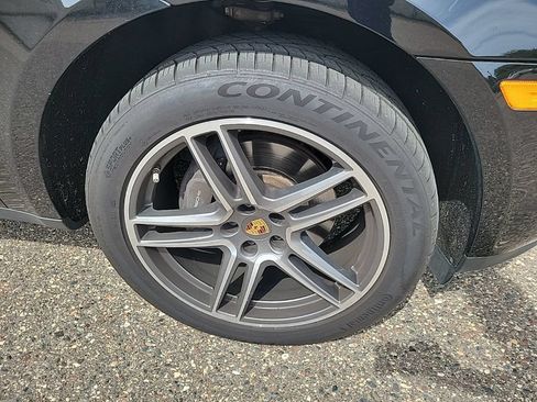 Used 2020 Porsche Macan AWD/4WD image 22