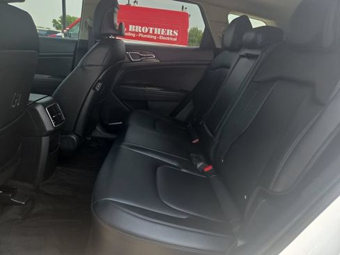 Certified 2025 Kia Sportage EX w/ EX Premium Package AWD/4WD image 15