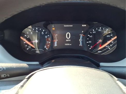 Used 2024 Jeep Compass Limited image 15