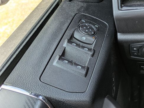Used 2019 Ford F150 XLT w/ Equipment Group 302A Luxury AWD/4WD image 20