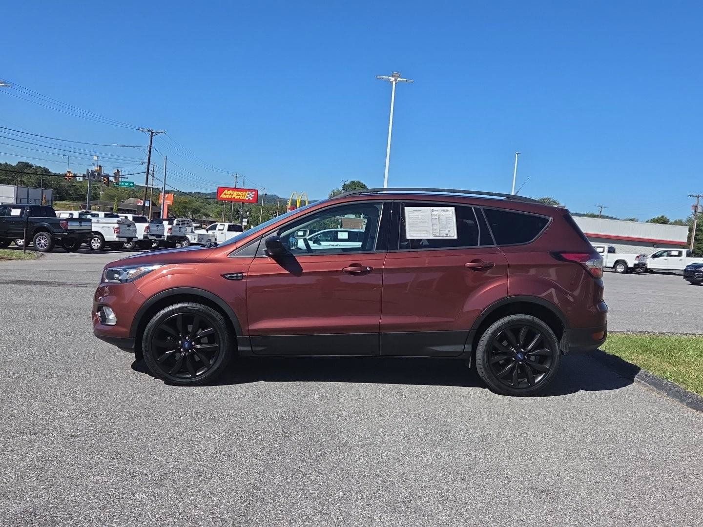 Used 2018 Ford Escape SE w/ SE Sport Appearance Package AWD/4WD image 7