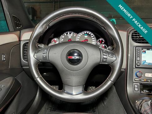 Used 2013 Chevrolet Corvette Z06 w/ 3LZ Preferred Equipment Group image 18