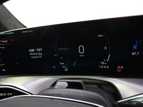 New 2026 Cadillac Vistiq Platinum image 25