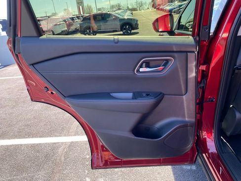 New 2025 Nissan Rogue Platinum w/ Tech Package image 16