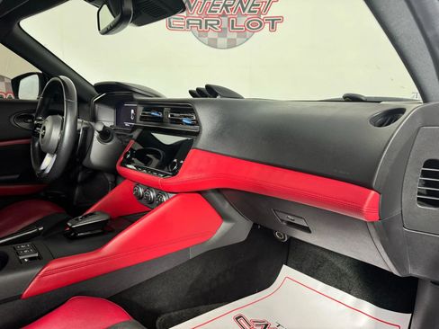 Used 2023 Nissan Z w/ Floor Mat Package (L93) RWD image 11