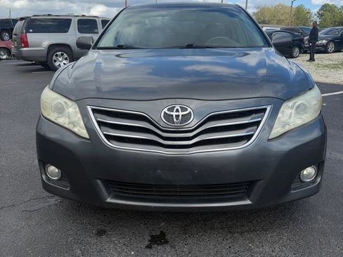 Used 2010 Toyota Camry XLE image 2