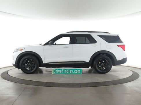 Used 2020 Ford Explorer XLT w/ Equipment Group 202A AWD/4WD image 9