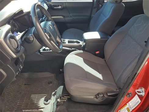 Used 2017 Toyota Tacoma TRD Off-Road image 24