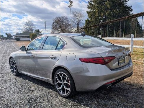 Used 2019 Alfa Romeo Giulia Sprint w/ Cold Weather Package image 5