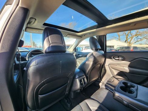 Used 2014 Jeep Cherokee Limited image 18