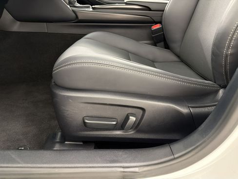 Used 2025 Lexus IS 300 w/ Comfort Package RWD image 14