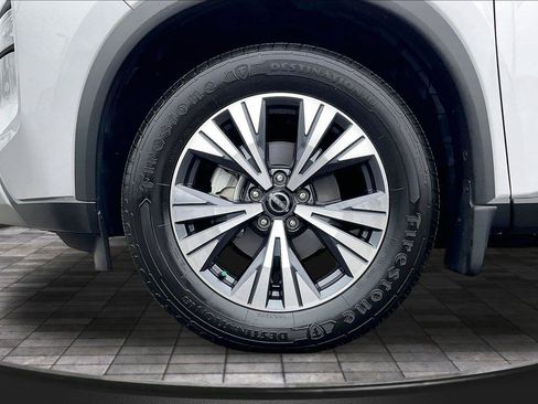 Certified 2022 Nissan Rogue SV FWD image 10