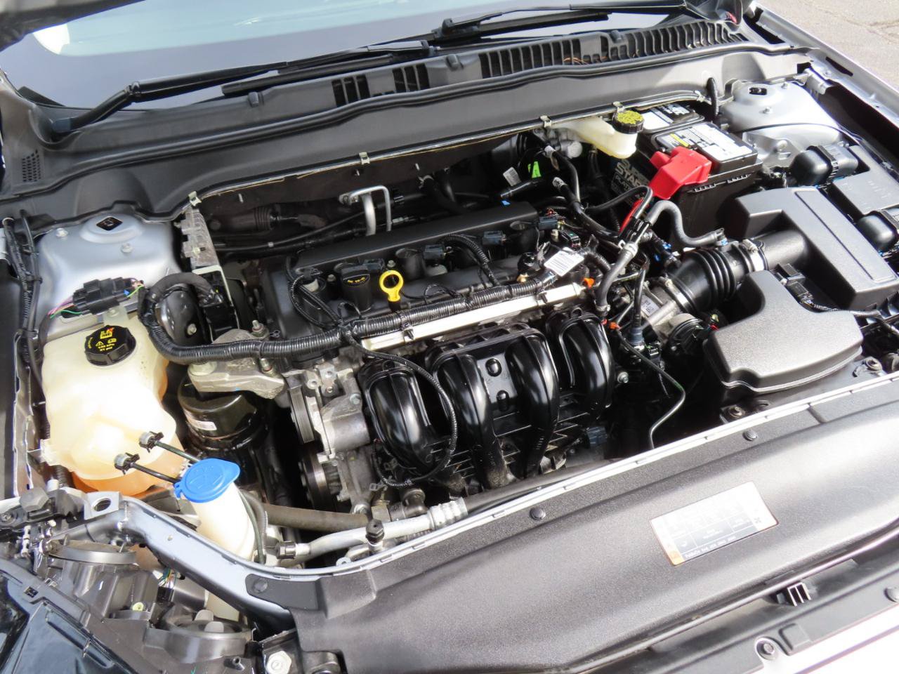 Used 2020 Ford Fusion SE FWD image 27