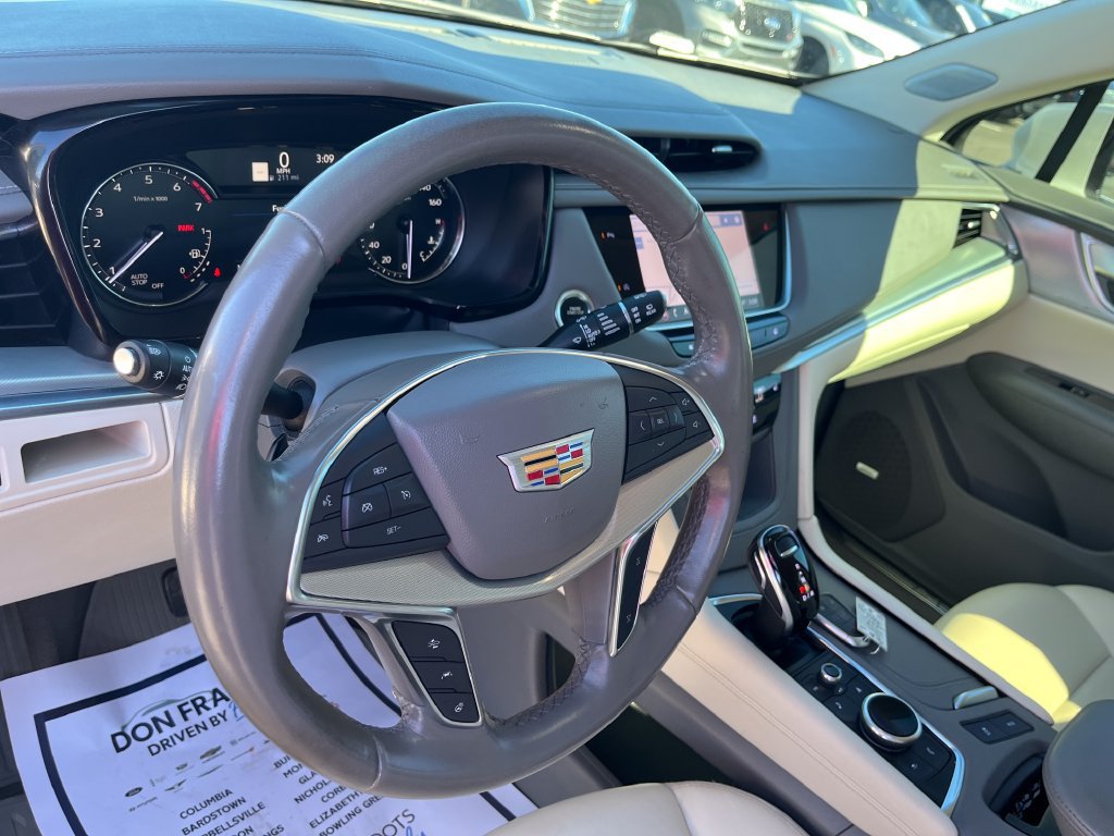 Used 2022 Cadillac XT5 Premium Luxury AWD/4WD image 16