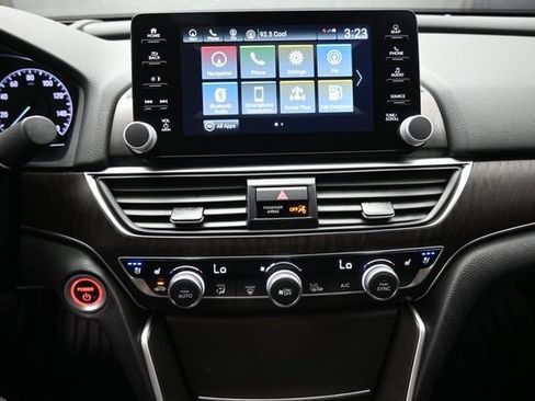 Used 2022 Honda Accord Touring image 4
