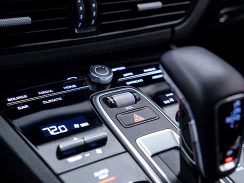 Certified 2021 Porsche Cayenne image 27