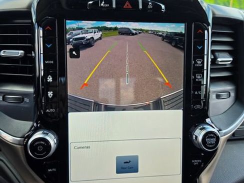 Used 2024 RAM 2500 Laramie w/ Safety Group AWD/4WD image 19