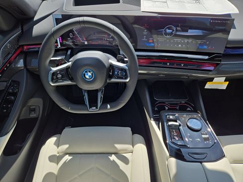 New 2027 BMW 550e xDrive AWD/4WD image 14