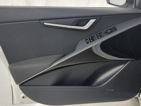 New 2026 Kia Niro EX FWD image 19