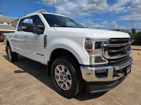 Certified 2022 Ford F250 King Ranch w/ King Ranch Ultimate Package AWD/4WD image 3