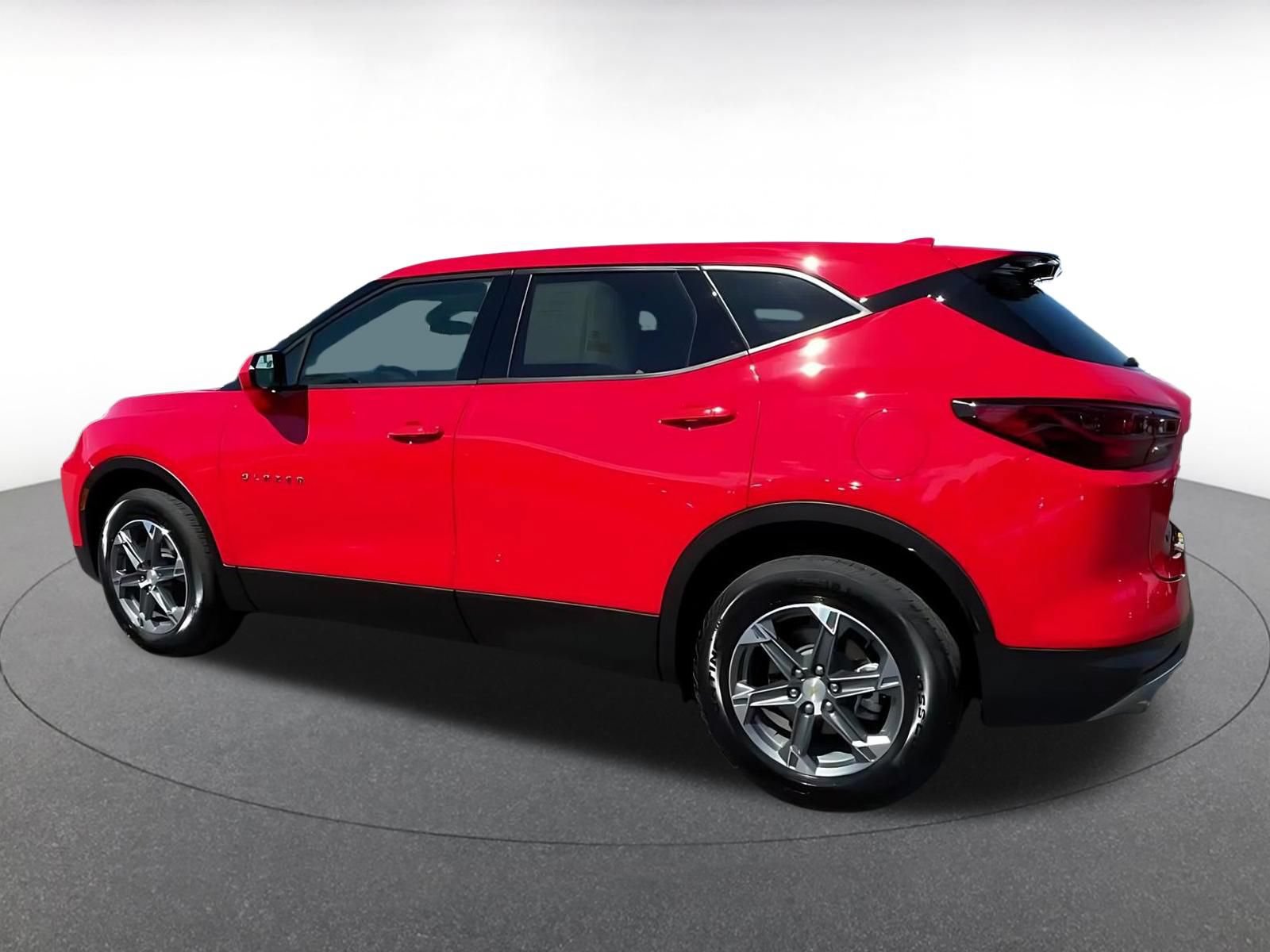Used 2026 Chevrolet Blazer LT FWD image 7