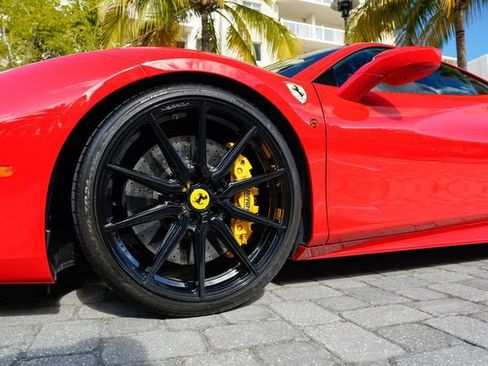 Used 2018 Ferrari 488 GTB image 12