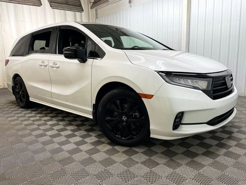 Used 2024 Honda Odyssey Sport image 46