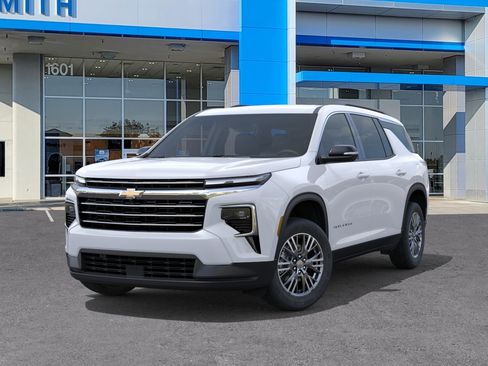 New 2026 Chevrolet Traverse LT w/ Driver Confidence Package FWD image 6