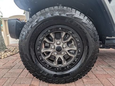 Used 2021 Jeep Wrangler Unlimited Rubicon AWD/4WD image 9