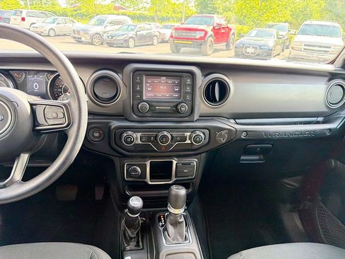 Used 2021 Jeep Wrangler Unlimited Sport AWD/4WD image 18