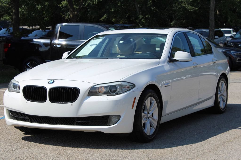 Used 2011 BMW 528i Sedan RWD image 3