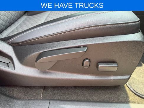 Used 2017 Chevrolet Colorado Z71 RWD image 33
