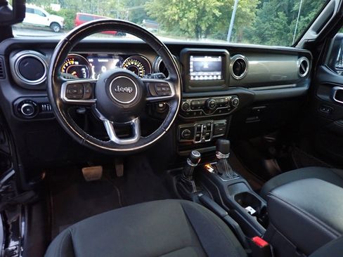 Used 2021 Jeep Wrangler Unlimited Sahara w/ Cold Weather Group image 20