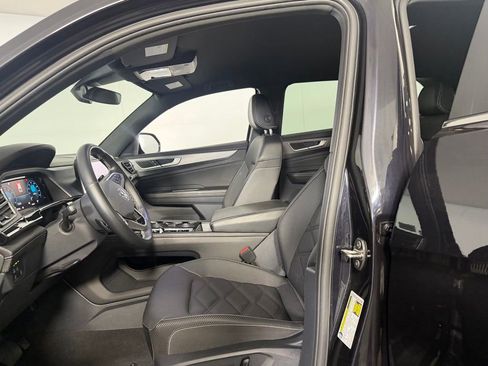 Used 2025 Volkswagen Atlas Cross Sport SE AWD/4WD image 20