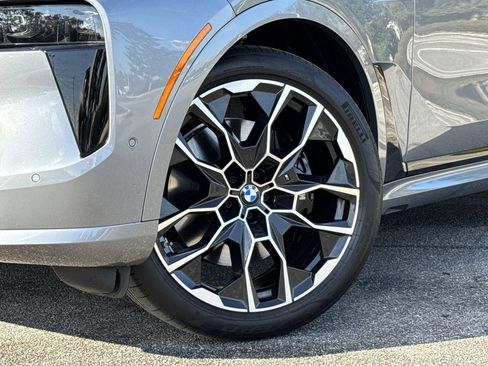 Certified 2025 BMW X7 xDrive40i w/ M Sport Package image 14