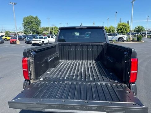 Certified 2024 Toyota Tacoma SR AWD/4WD image 10