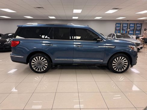 Used 2018 Lincoln Navigator Reserve w/ Technology Package AWD/4WD image 3