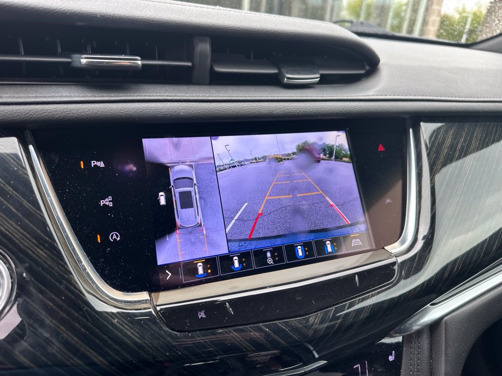 Used 2020 Cadillac XT6 Premium Luxury FWD image 3