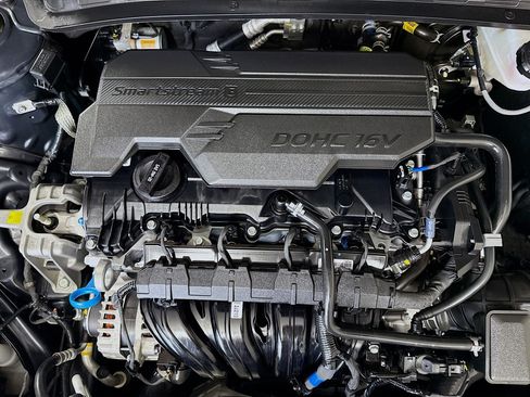 Used 2025 Hyundai Elantra SEL image 39